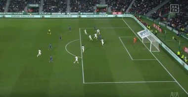 邮报整理C罗豪车收藏：有多辆布加迪，最贵的车价值850万英镑