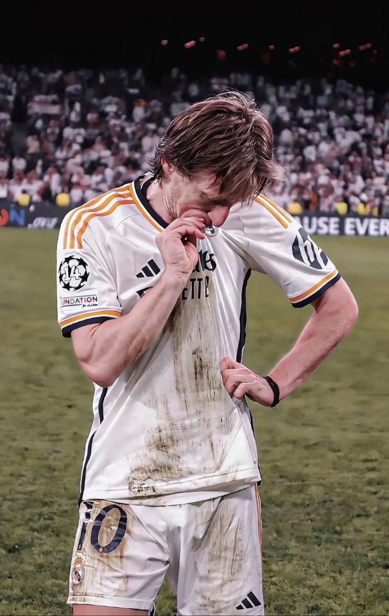 拜仁vs圣保利：凯恩领衔，卡尔、金玟哉、格雷罗首发