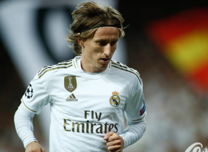 跟队记者：麦迪逊伤情严重，热刺引援重点为10号位和中后卫